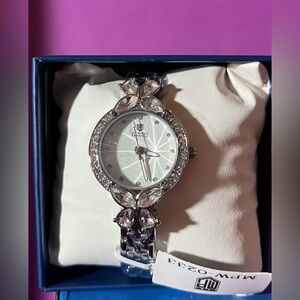 MONTRES PRESTIGE X INVICTA Elegant Silver and White Women's Watch ⏱️⏱️⏱️⏱️